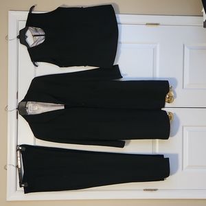 Studio 1 - 3 piece busibesd pants suit with 3 button suit jacket.
